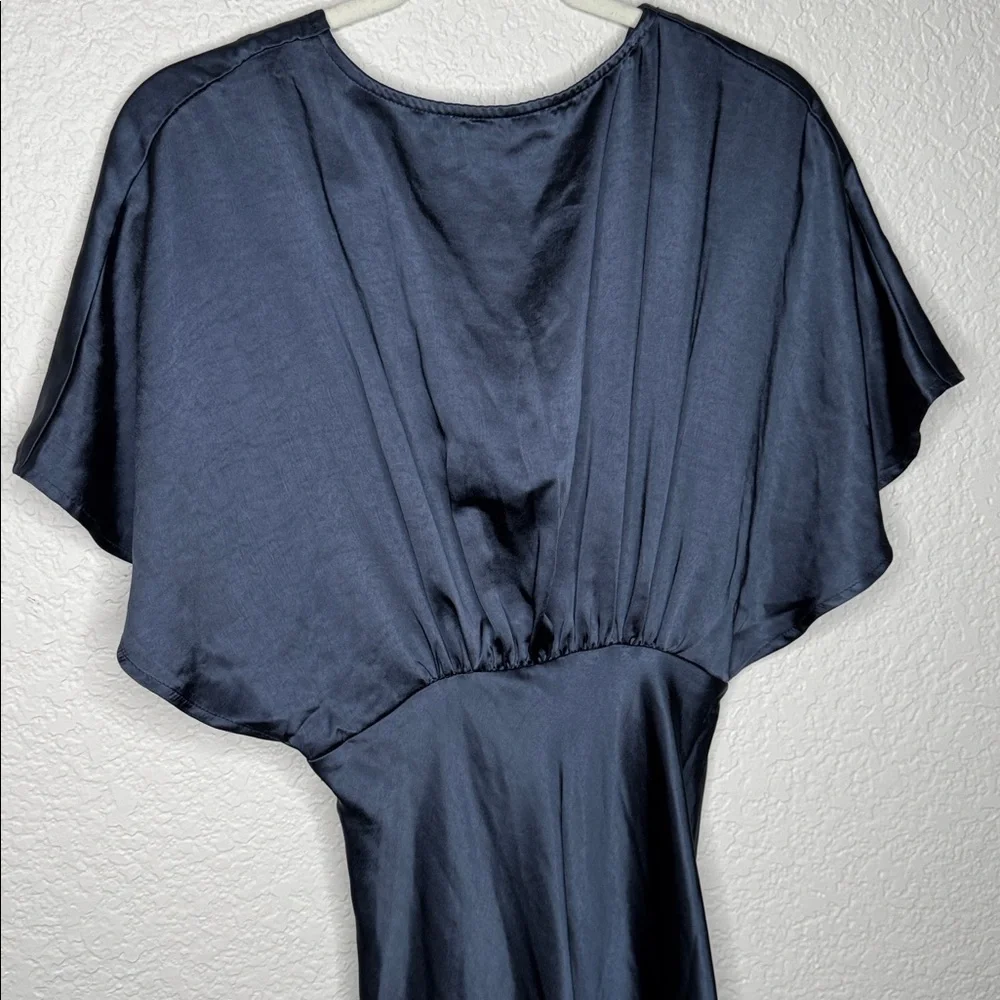 NWT Petal & Pup Ricki Maxi Dress Size Medium Navy Silky Butterfly Sleeve Wedding - Picture 9 of 12